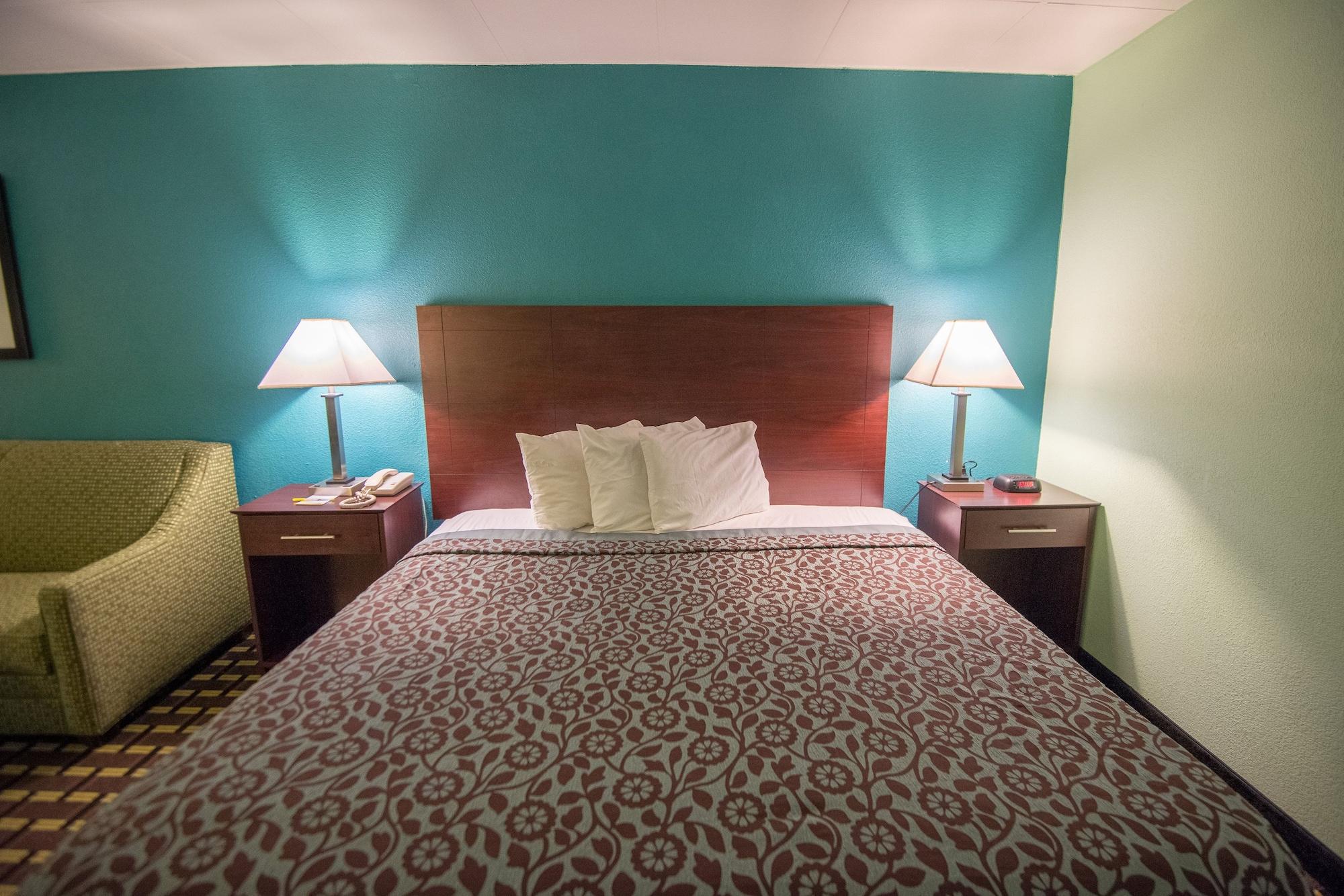 Days By Wyndham Wright Cincinnati Area 2*