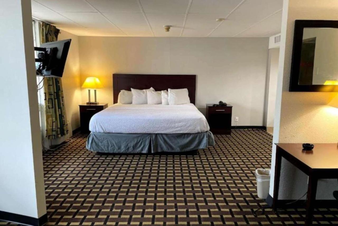 Days By Wyndham Wright Cincinnati Area