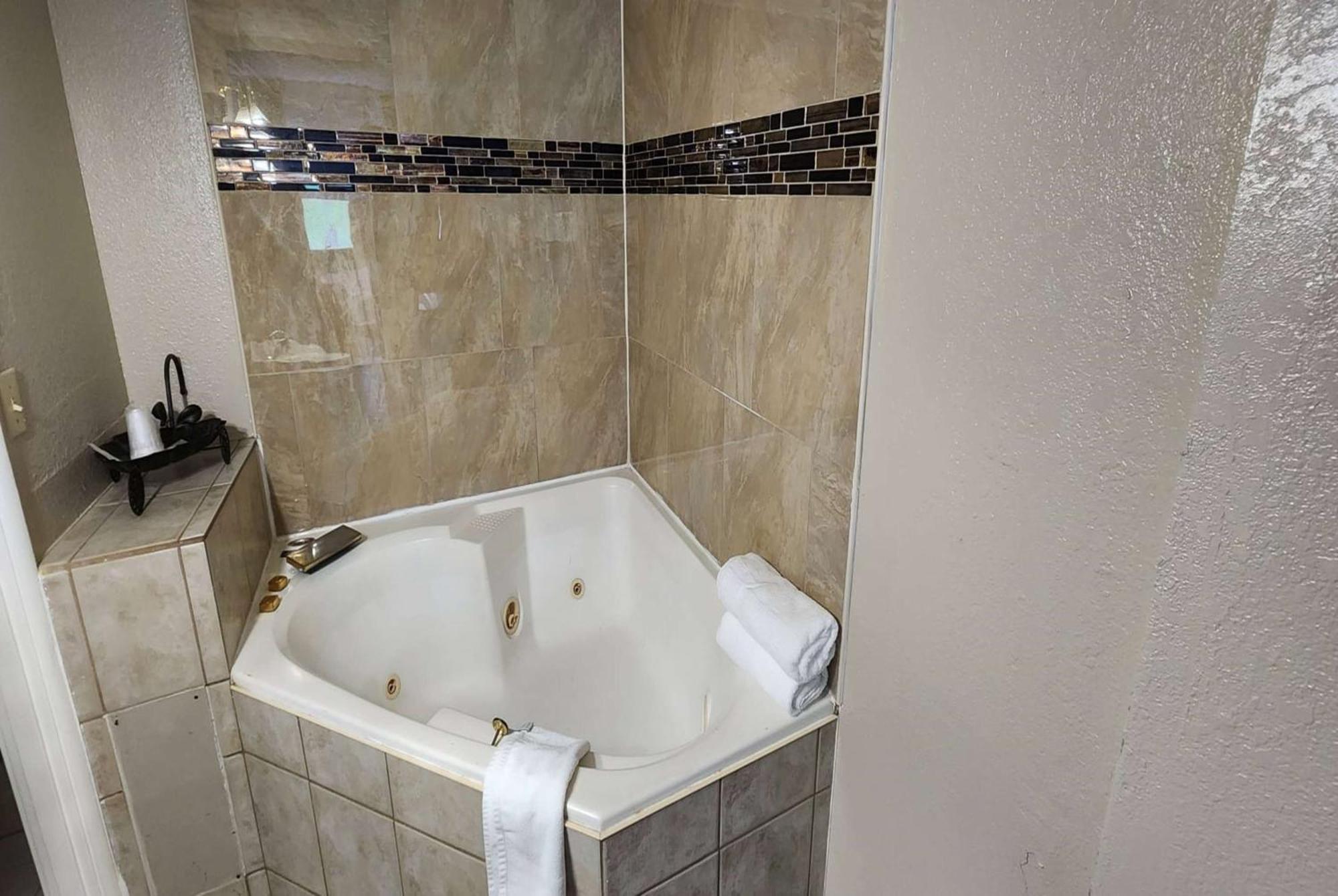 Hotel Days By Wyndham Wright Cincinnati Area Fort Wright