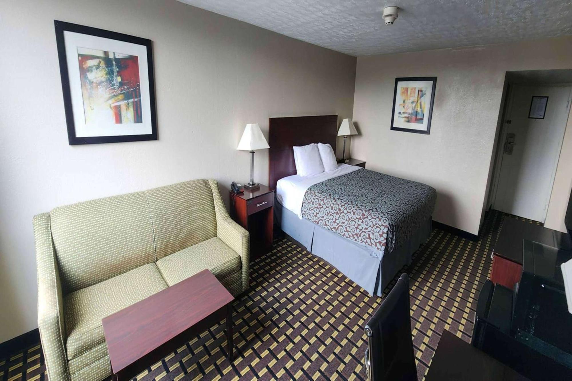 Days By Wyndham Wright Cincinnati Area Hotel 2*