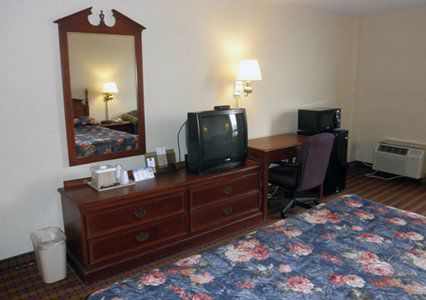 Days By Wyndham Wright Cincinnati Area 2*